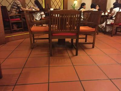 耐用防潮防滑古典防潮砖厨房酒店防滑吸水砖